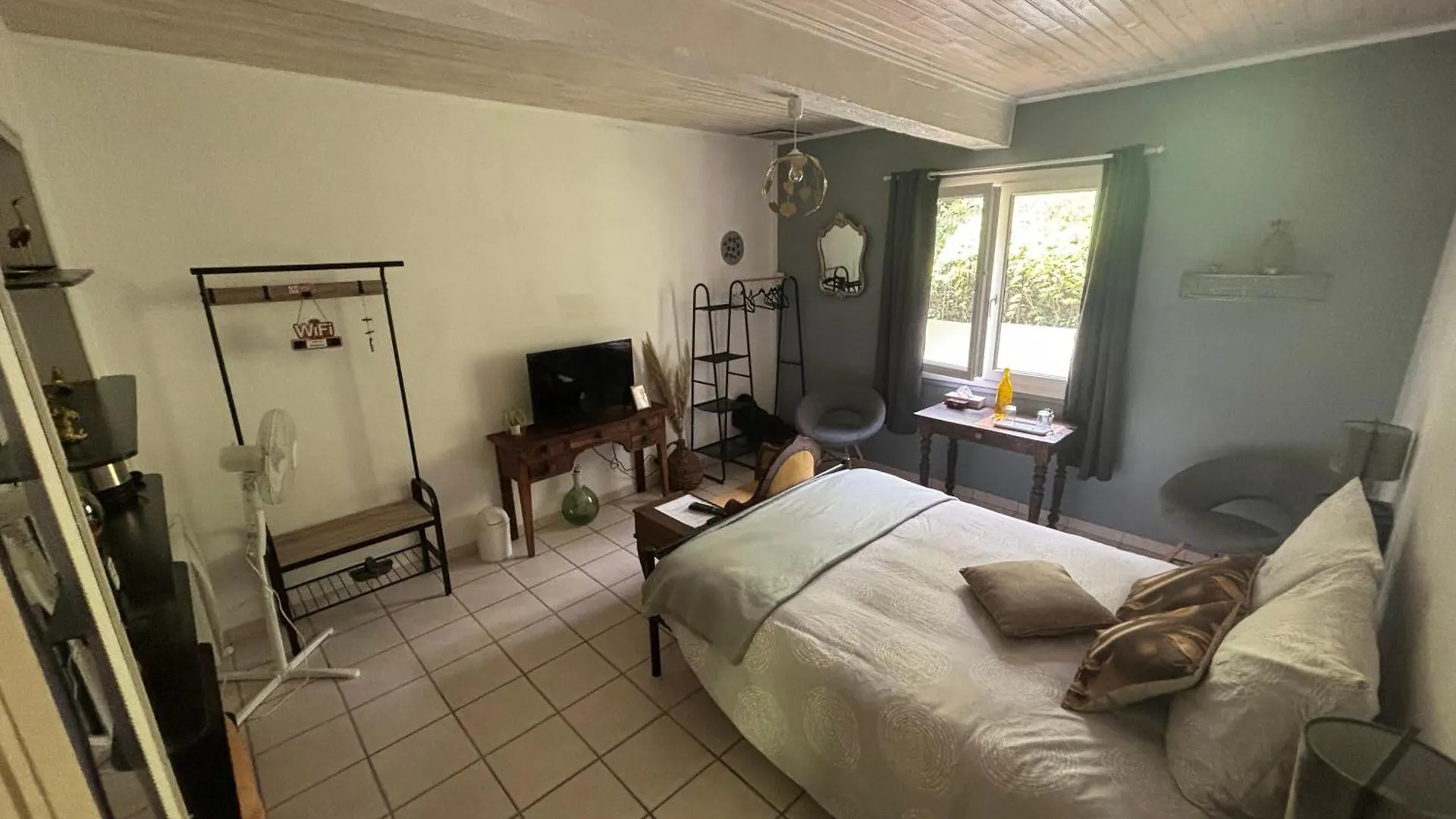Couette-café Bed and Breakfast Domaine Pierrot à Laujuzan France
