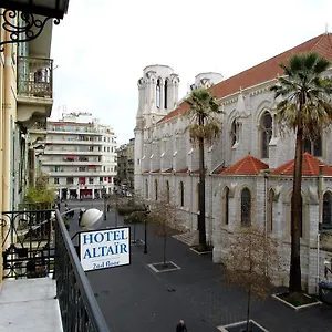 https://hotel-altair-hostel.fr-provencehotel.com